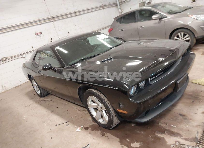 2011 Dodge Challenger (VIN 2B3CJ4DG1BH561588) main photo