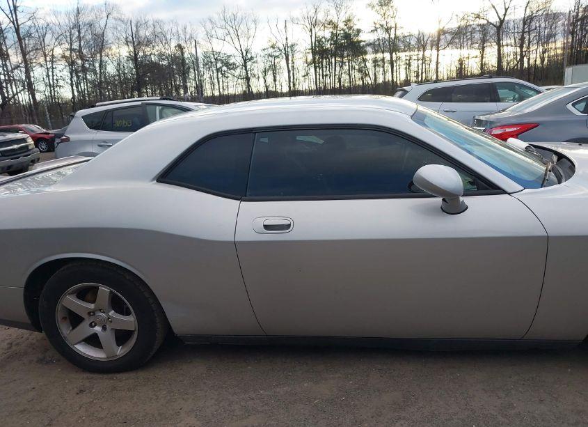 Photo 13 of 2010 Dodge Challenger SE (VIN 2B3CJ4DV0AH261215)