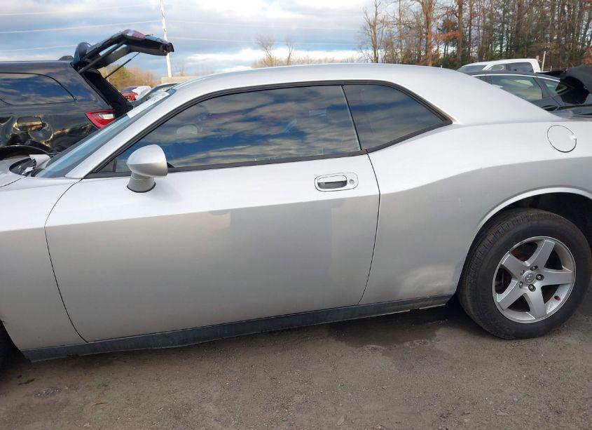 Photo 14 of 2010 Dodge Challenger SE (VIN 2B3CJ4DV0AH261215)