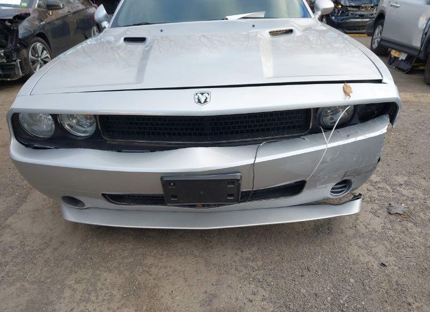 Photo 6 of 2010 Dodge Challenger SE (VIN 2B3CJ4DV0AH261215)