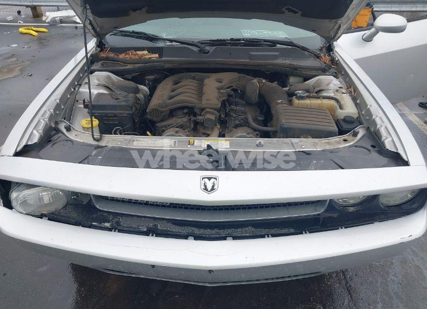 Photo 10 of 2010 Dodge Challenger SE (VIN 2B3CJ4DV1AH102512)