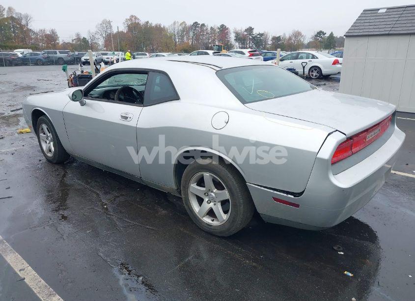 Photo 3 of 2010 Dodge Challenger SE (VIN 2B3CJ4DV1AH102512)