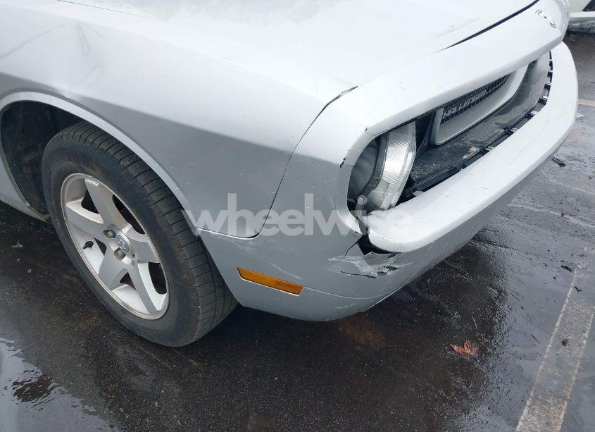 Photo 6 of 2010 Dodge Challenger SE (VIN 2B3CJ4DV1AH102512)