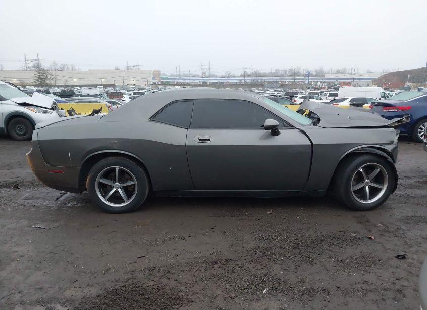 Photo 13 of 2010 Dodge Challenger SE (VIN 2B3CJ4DV1AH142363)