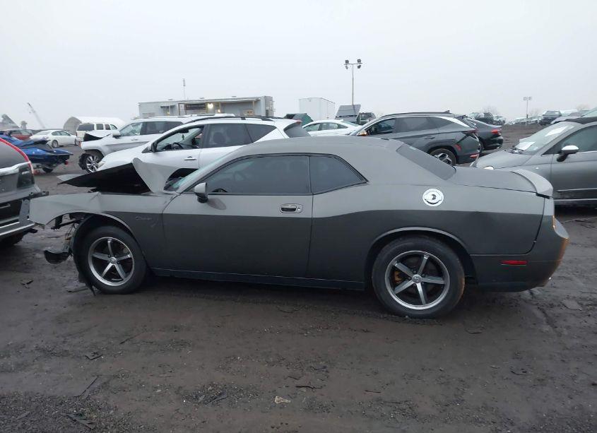 Photo 14 of 2010 Dodge Challenger SE (VIN 2B3CJ4DV1AH142363)
