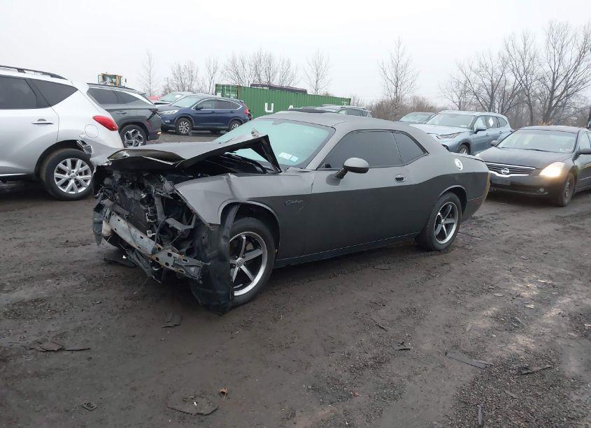 Photo 2 of 2010 Dodge Challenger SE (VIN 2B3CJ4DV1AH142363)