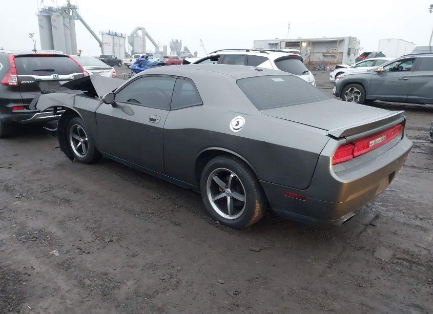 Photo 3 of 2010 Dodge Challenger SE (VIN 2B3CJ4DV1AH142363)