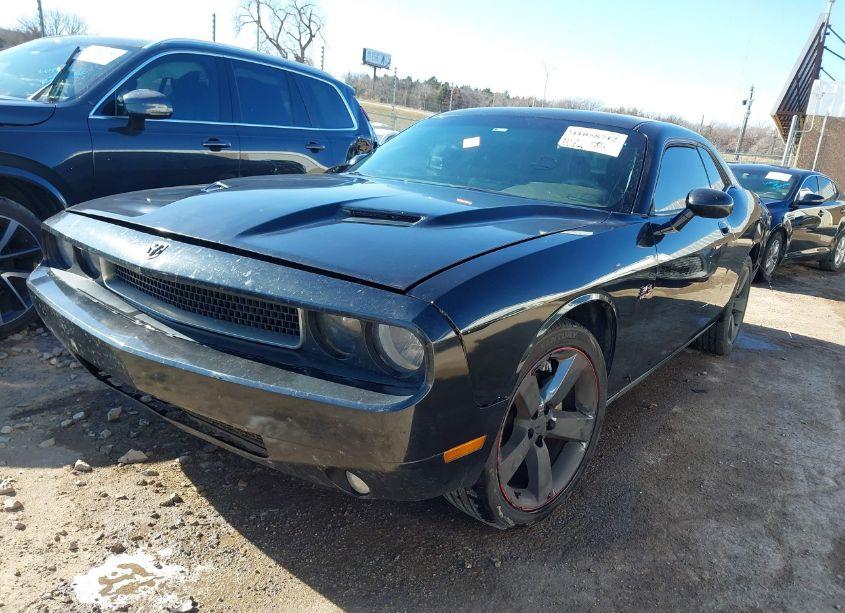 Photo 2 of 2010 Dodge Challenger SE (VIN 2B3CJ4DV2AH322855)