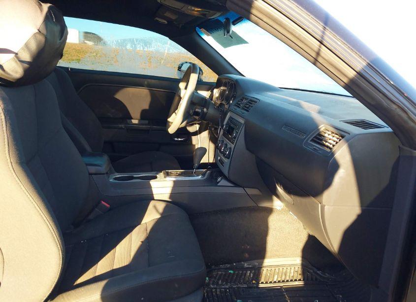 Photo 5 of 2010 Dodge Challenger SE (VIN 2B3CJ4DV2AH322855)