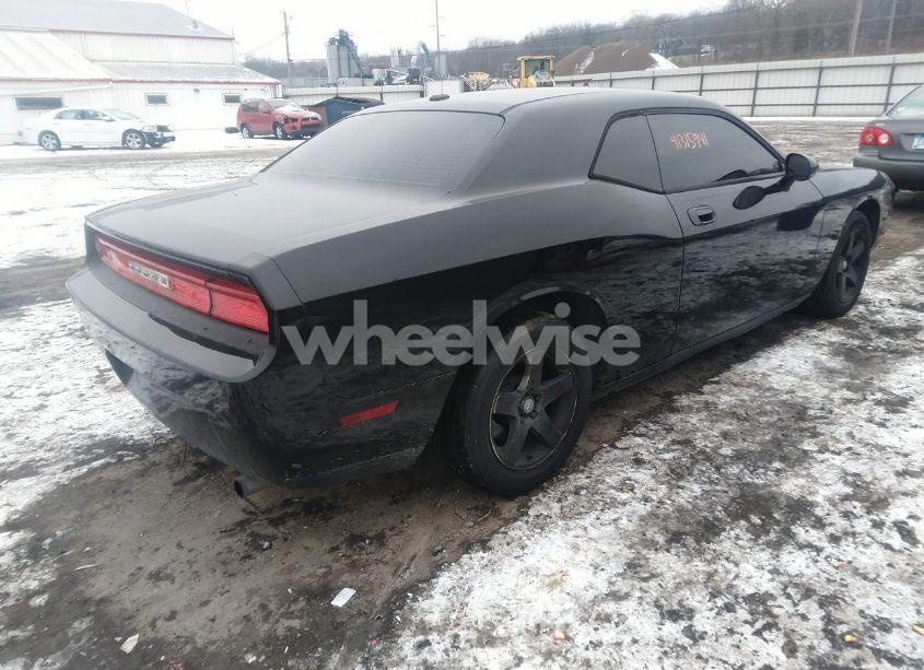 Photo 4 of 2010 Dodge Challenger SE (VIN 2B3CJ4DV3AH109316)