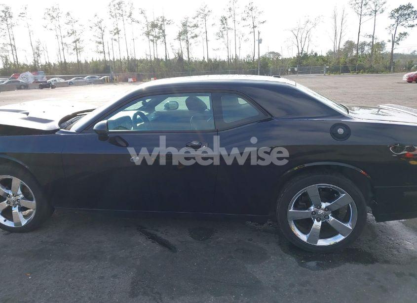 Photo 14 of 2010 Dodge Challenger SE (VIN 2B3CJ4DV3AH323593)