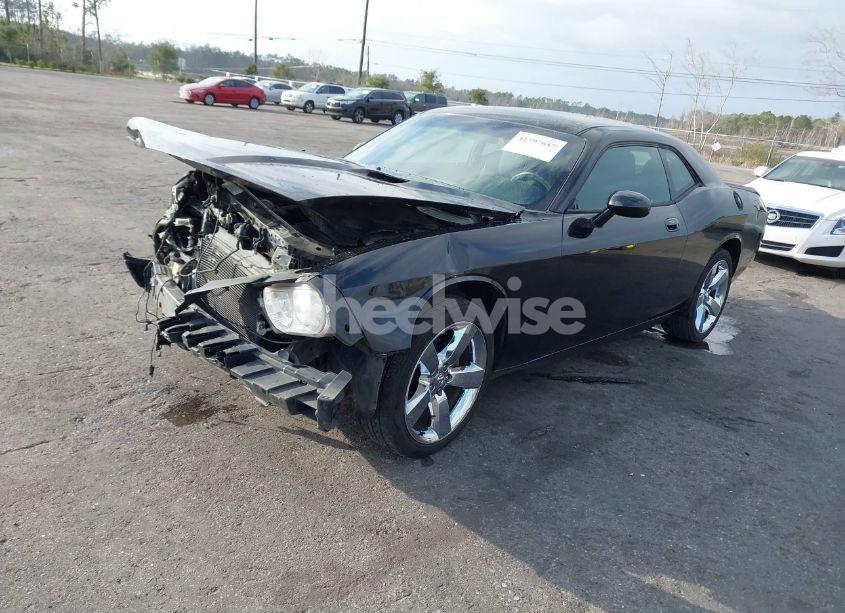 Photo 2 of 2010 Dodge Challenger SE (VIN 2B3CJ4DV3AH323593)