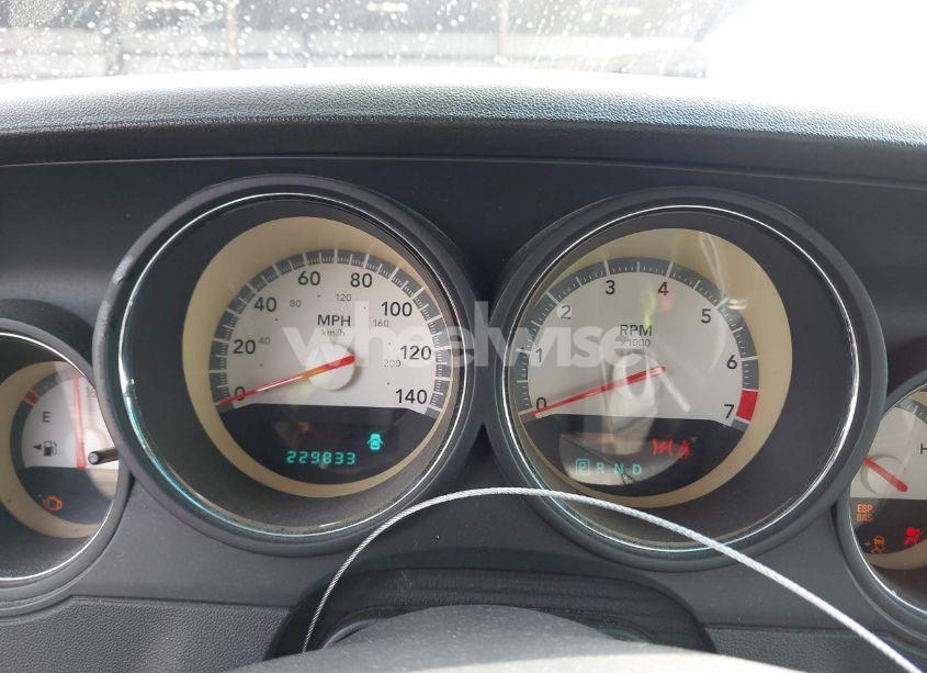 Photo 7 of 2010 Dodge Challenger SE (VIN 2B3CJ4DV3AH323593)