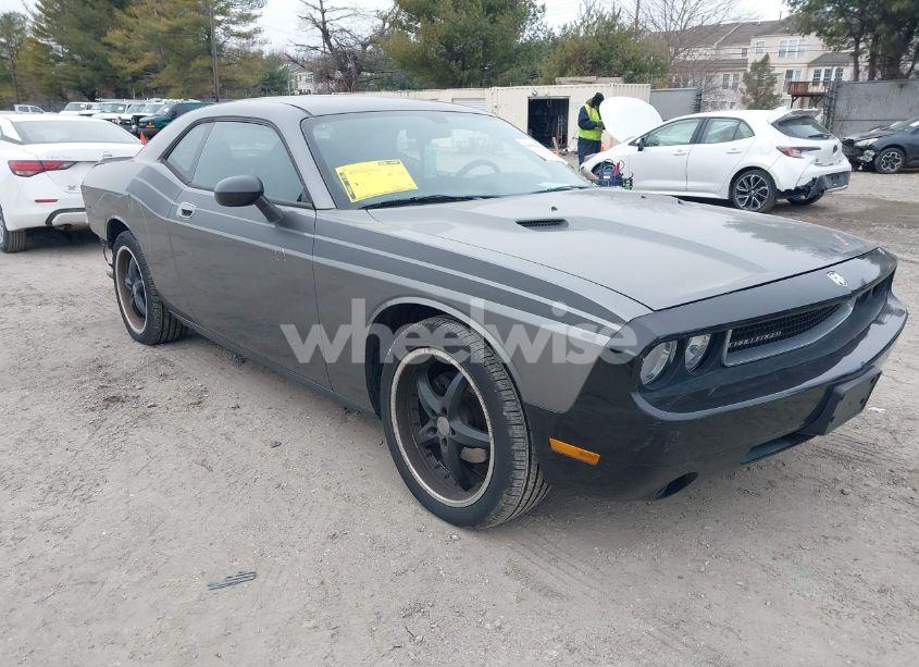 2010 Dodge Challenger SE (VIN 2B3CJ4DV4AH318483) main photo