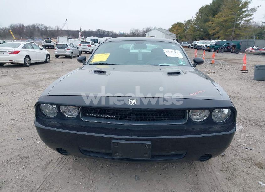 Photo 12 of 2010 Dodge Challenger SE (VIN 2B3CJ4DV4AH318483)