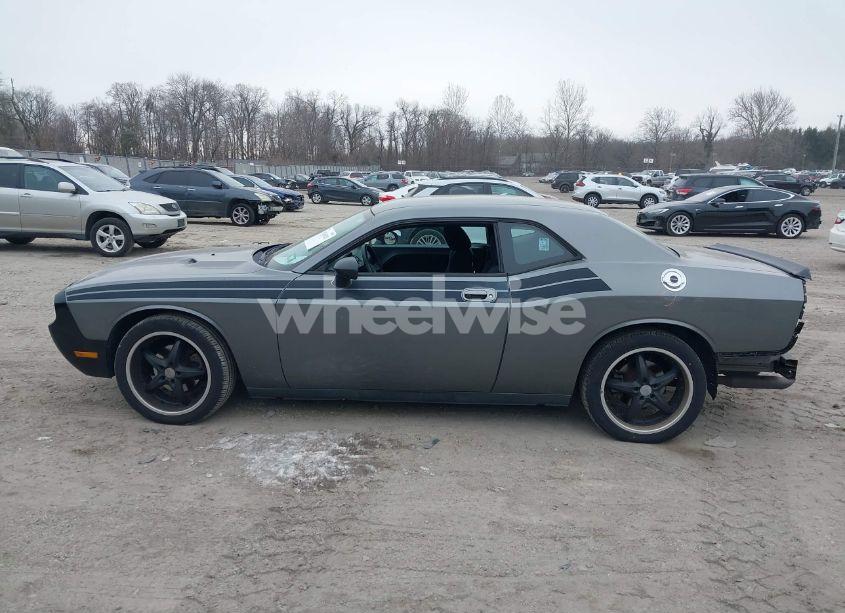 Photo 14 of 2010 Dodge Challenger SE (VIN 2B3CJ4DV4AH318483)