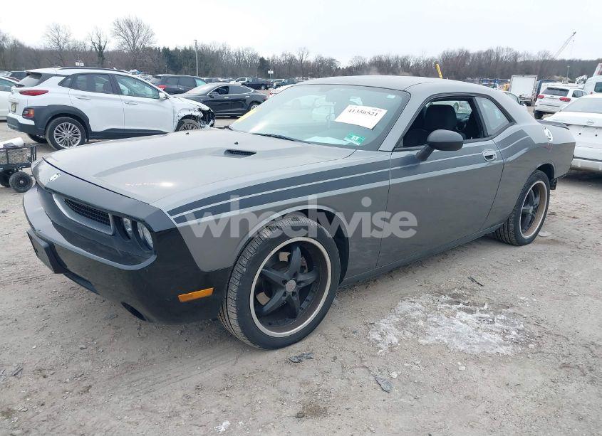 Photo 2 of 2010 Dodge Challenger SE (VIN 2B3CJ4DV4AH318483)