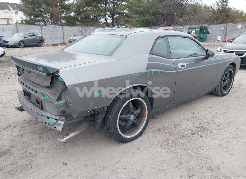 Photo 4 of 2010 Dodge Challenger SE (VIN 2B3CJ4DV4AH318483)