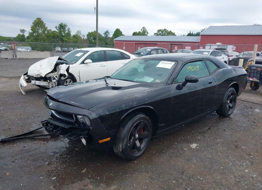 Photo 2 of 2010 Dodge Challenger SE (VIN 2B3CJ4DV5AH190044)