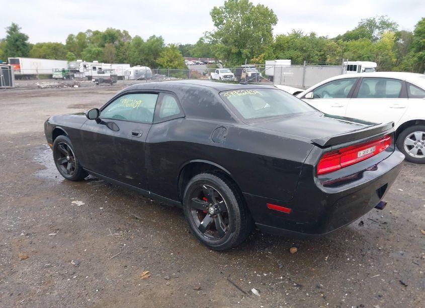 Photo 3 of 2010 Dodge Challenger SE (VIN 2B3CJ4DV5AH190044)