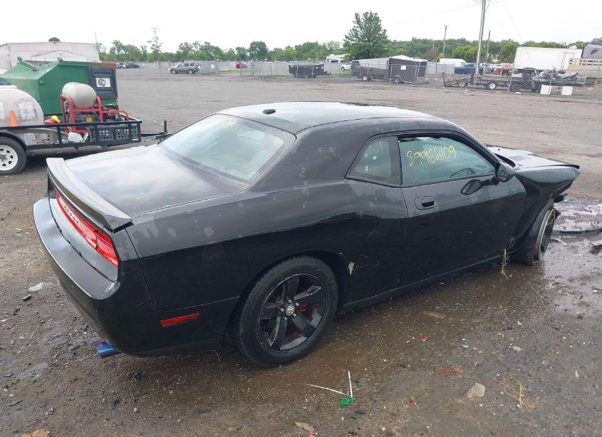 Photo 4 of 2010 Dodge Challenger SE (VIN 2B3CJ4DV5AH190044)