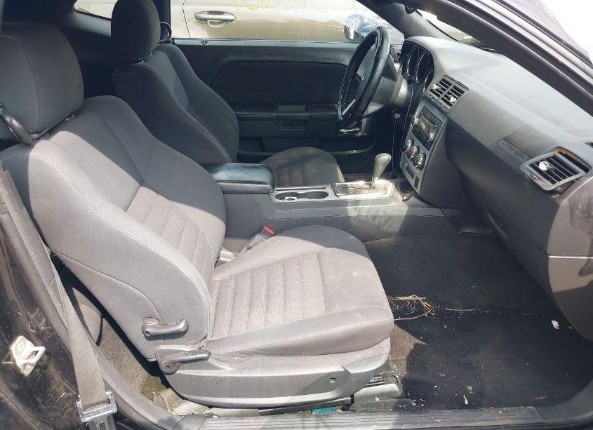 Photo 5 of 2010 Dodge Challenger SE (VIN 2B3CJ4DV5AH190044)