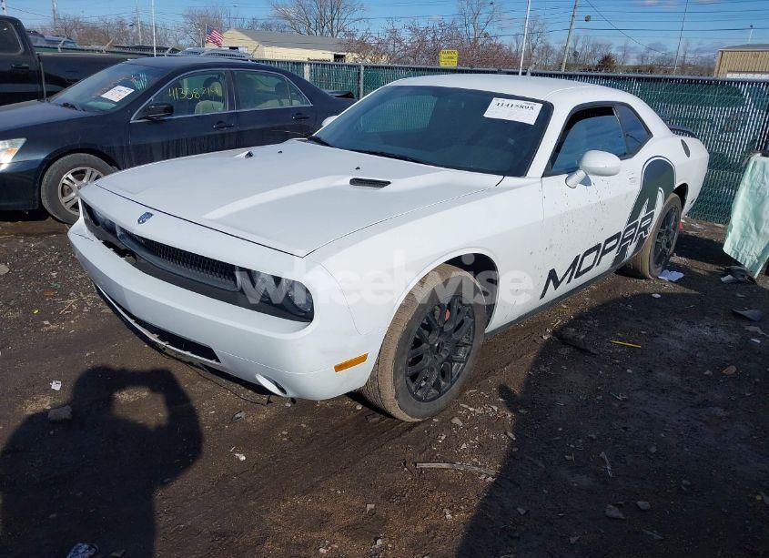 Photo 2 of 2010 Dodge Challenger SE (VIN 2B3CJ4DV5AH255278)