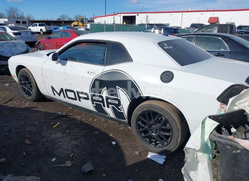 Photo 3 of 2010 Dodge Challenger SE (VIN 2B3CJ4DV5AH255278)