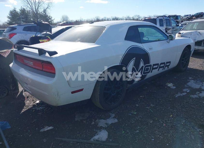 Photo 4 of 2010 Dodge Challenger SE (VIN 2B3CJ4DV5AH255278)