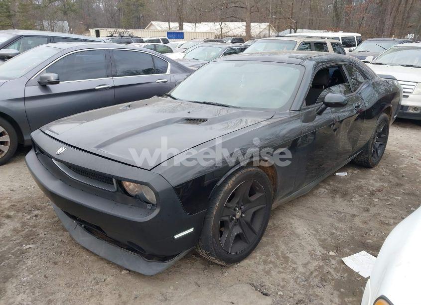 Photo 2 of 2010 Dodge Challenger SE (VIN 2B3CJ4DV5AH275370)