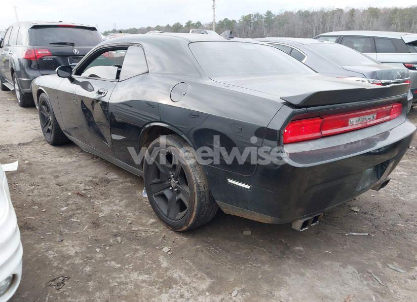 Photo 3 of 2010 Dodge Challenger SE (VIN 2B3CJ4DV5AH275370)