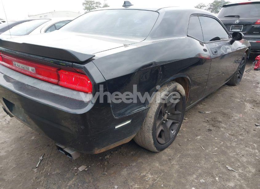 Photo 4 of 2010 Dodge Challenger SE (VIN 2B3CJ4DV5AH275370)