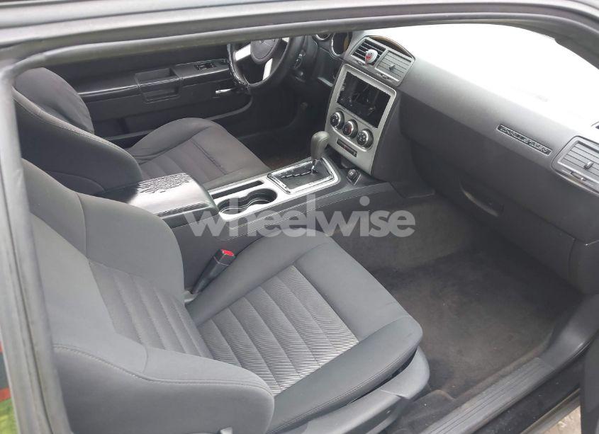 Photo 5 of 2010 Dodge Challenger SE (VIN 2B3CJ4DV5AH275370)