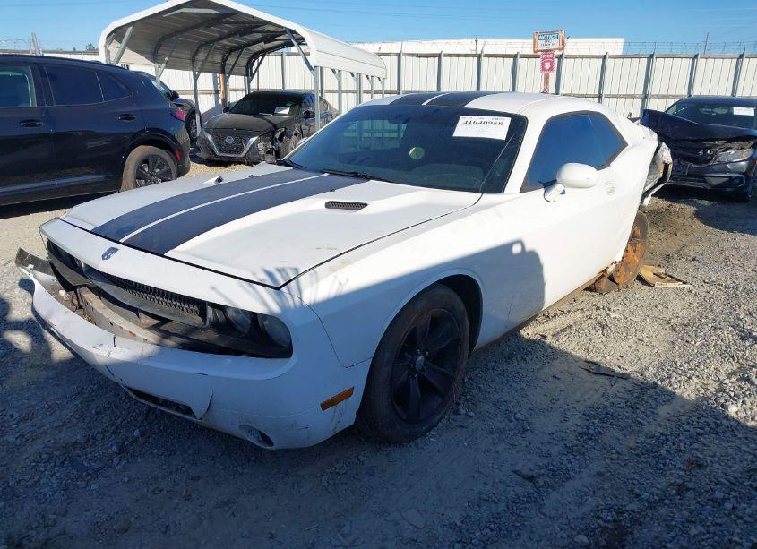 Photo 2 of 2010 Dodge Challenger SE (VIN 2B3CJ4DV5AH319383)