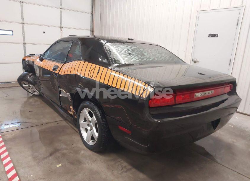 Photo 3 of 2010 Dodge Challenger SE (VIN 2B3CJ4DV7AH208334)