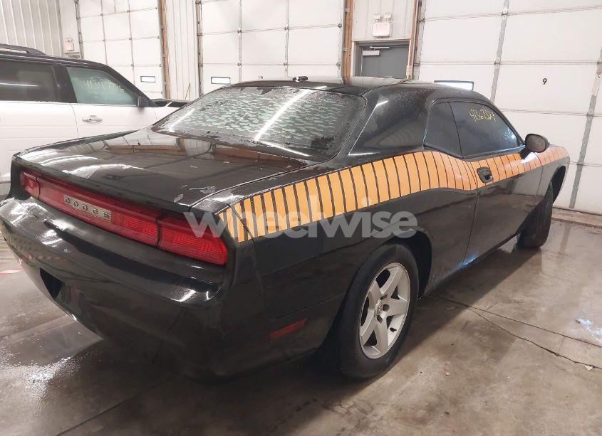 Photo 4 of 2010 Dodge Challenger SE (VIN 2B3CJ4DV7AH208334)