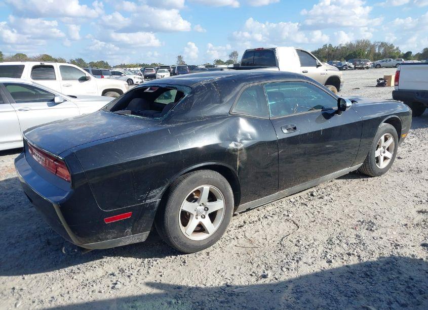 Photo 4 of 2010 Dodge Challenger SE (VIN 2B3CJ4DV8AH199577)