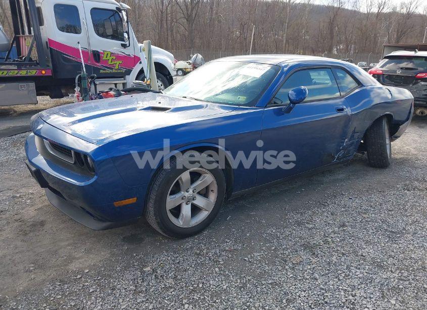 Photo 2 of 2010 Dodge Challenger SE (VIN 2B3CJ4DV8AH319135)