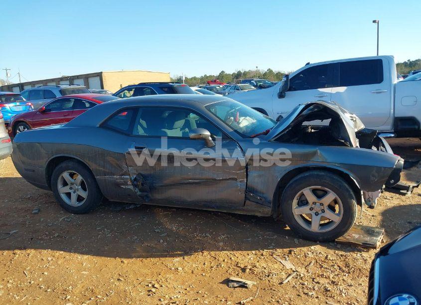 Photo 13 of 2010 Dodge Challenger SE (VIN 2B3CJ4DV9AH318480)