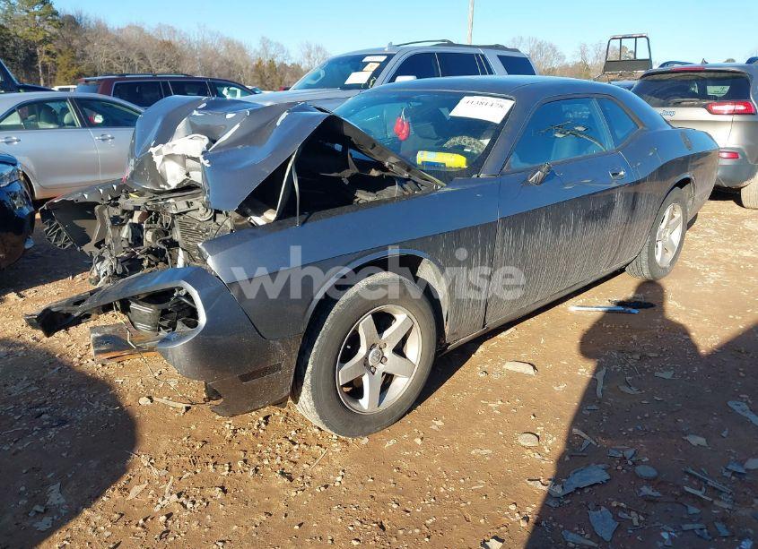 Photo 2 of 2010 Dodge Challenger SE (VIN 2B3CJ4DV9AH318480)