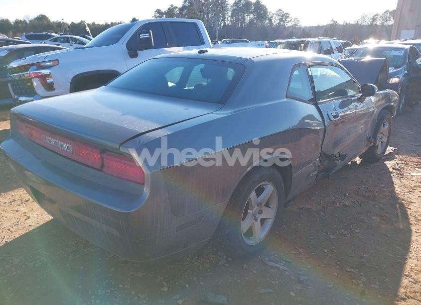 Photo 4 of 2010 Dodge Challenger SE (VIN 2B3CJ4DV9AH318480)