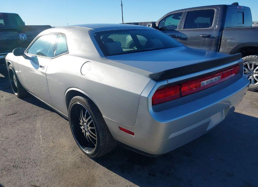 Photo 3 of 2010 Dodge Challenger SE (VIN 2B3CJ4DVXAH179573)