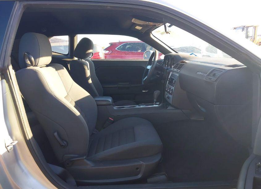 Photo 5 of 2010 Dodge Challenger SE (VIN 2B3CJ4DVXAH179573)
