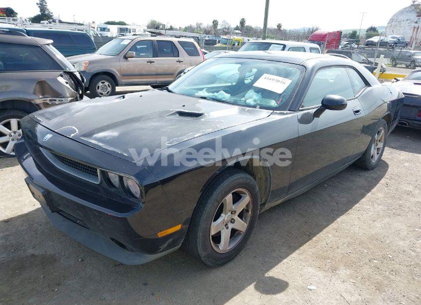Photo 2 of 2010 Dodge Challenger SE (VIN 2B3CJ4DVXAH238640)