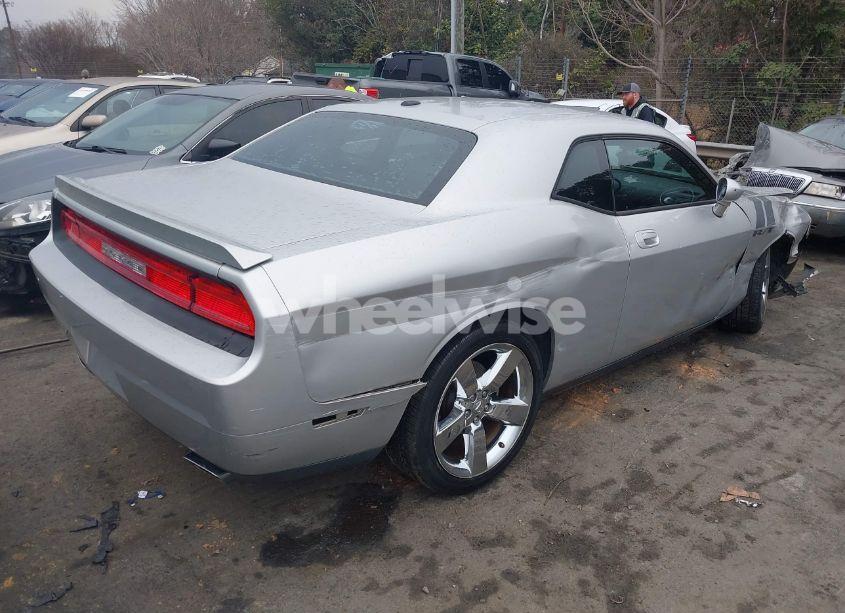 Photo 4 of 2010 Dodge Challenger R/T (VIN 2B3CJ5DT3AH217956)