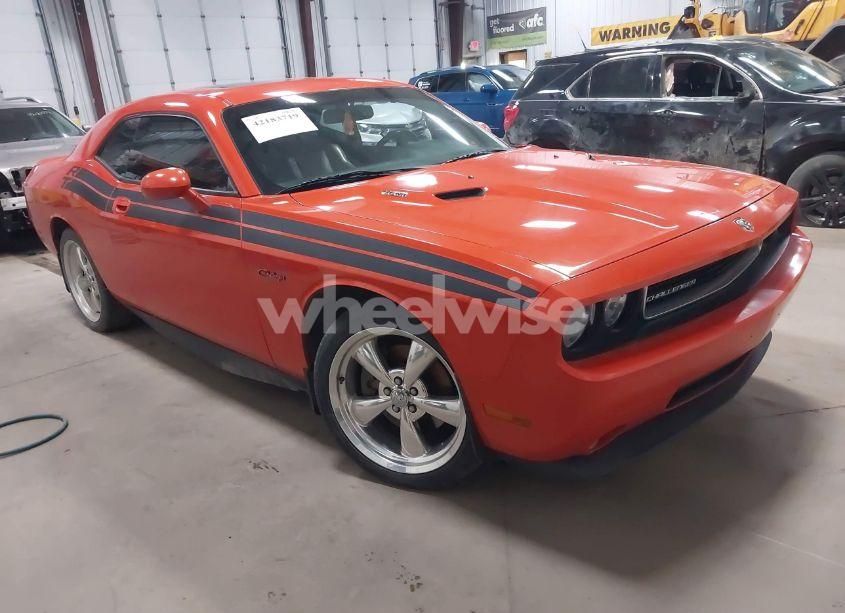 2010 Dodge Challenger R/T (VIN 2B3CJ5DT3AH229637) main photo