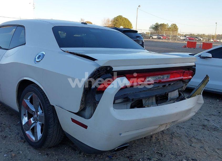 Photo 6 of 2010 Dodge Challenger R/T (VIN 2B3CJ5DT5AH111556)