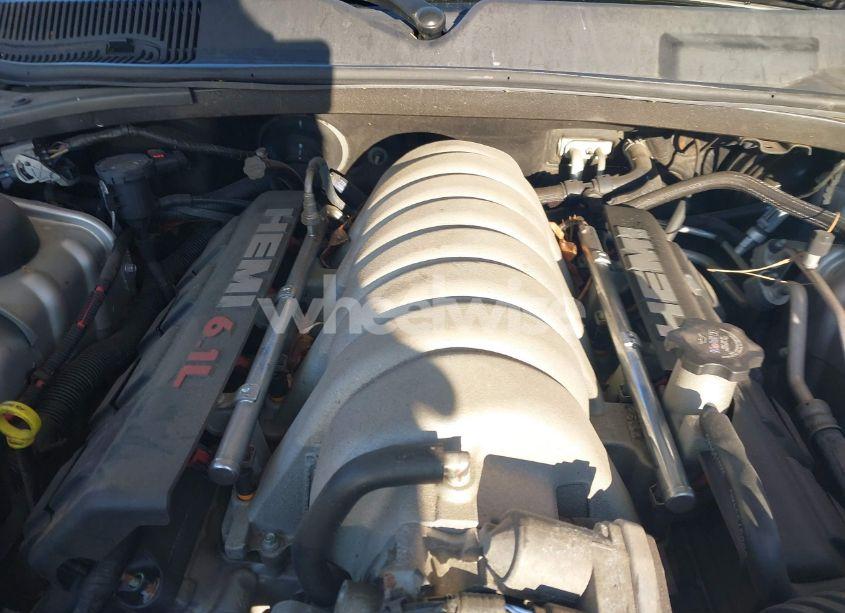 Photo 10 of 2010 Dodge Challenger SRT8 (VIN 2B3CJ7DW6AH211624)