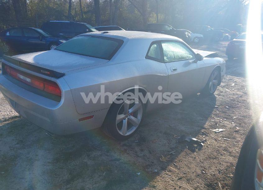 Photo 4 of 2010 Dodge Challenger SRT8 (VIN 2B3CJ7DW6AH211624)