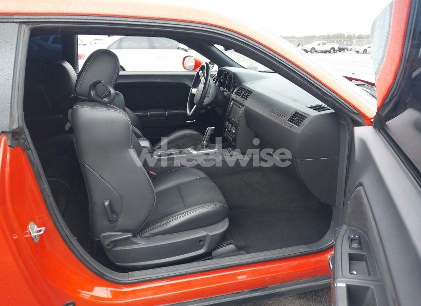 Photo 5 of 2010 Dodge Challenger SRT8 (VIN 2B3CJ7DW6AH296450)